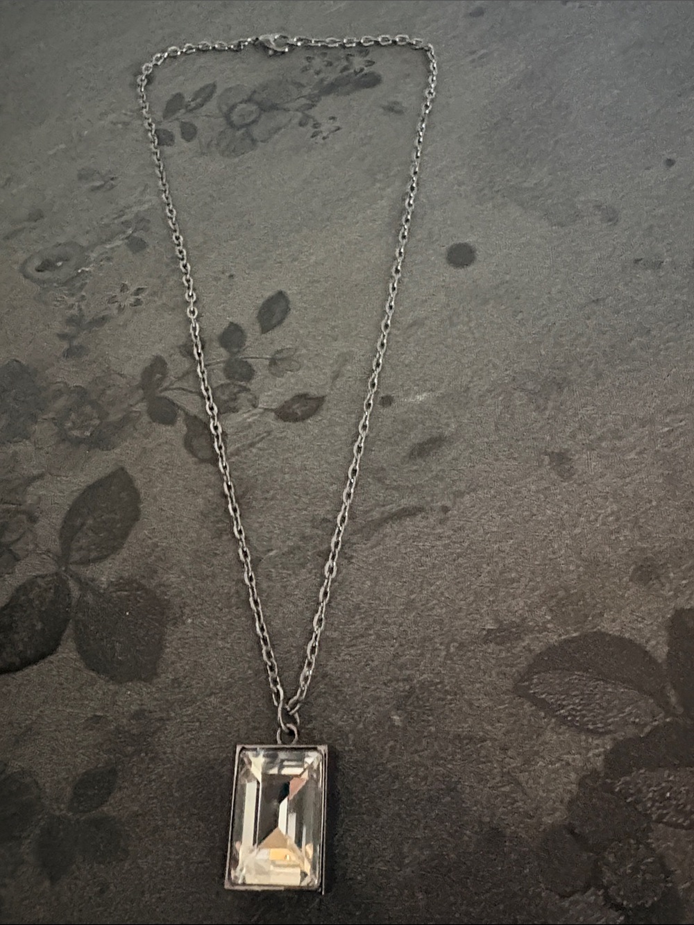 -VINTAGE RECTANGULAR CLEAR CRYSTAL PENDANT SILVER-TONE 17" NECKLACE
